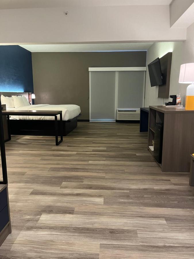Comfort Suites Clearwater - Dunedin Esterno foto