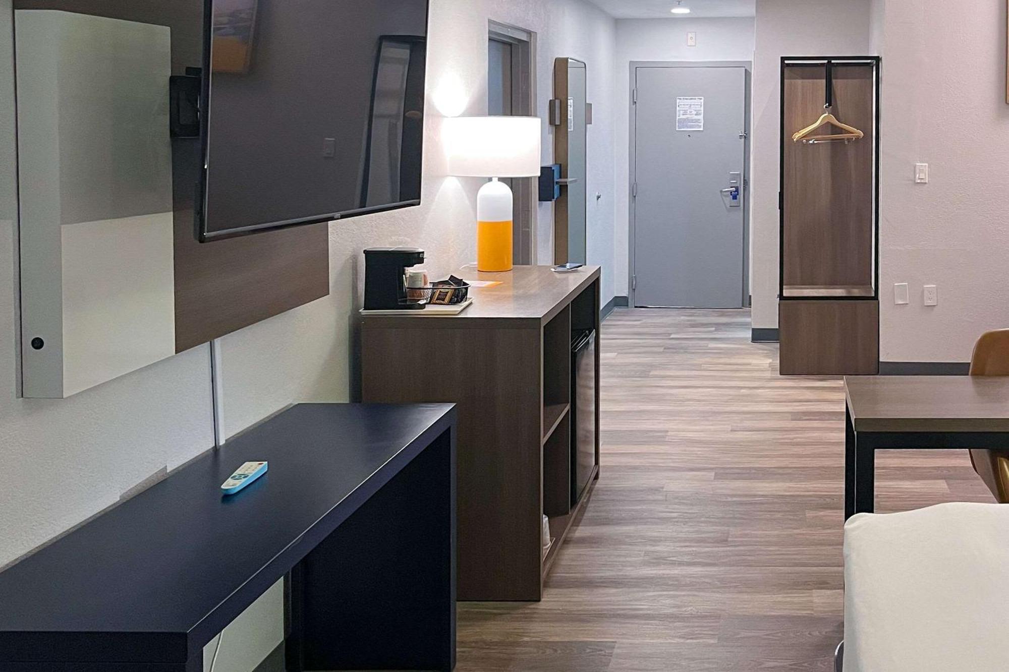 Comfort Suites Clearwater - Dunedin Esterno foto