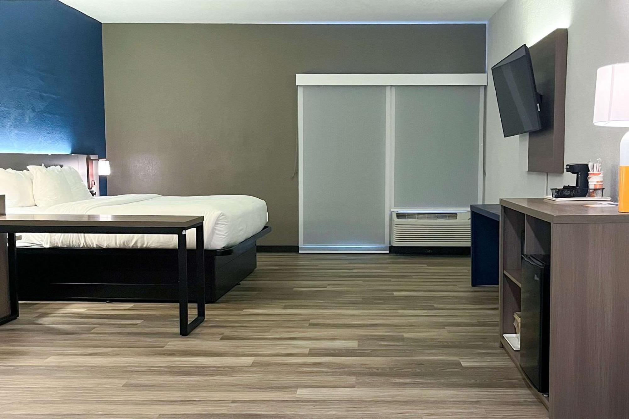 Comfort Suites Clearwater - Dunedin Esterno foto