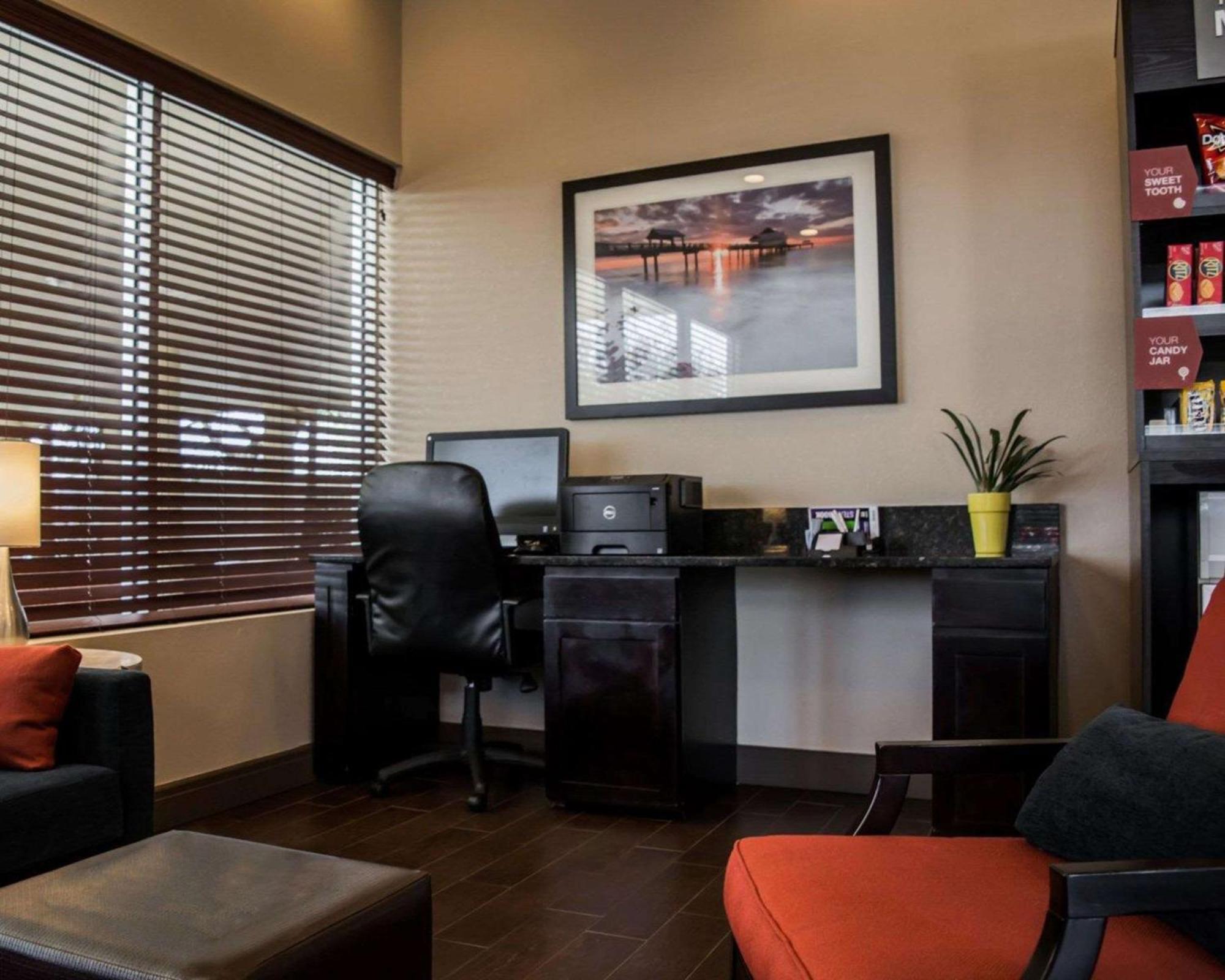 Comfort Suites Clearwater - Dunedin Esterno foto